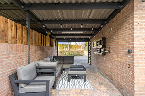 Foto - Te koop:  Verzorgde tussenwoning in Fijnaart!